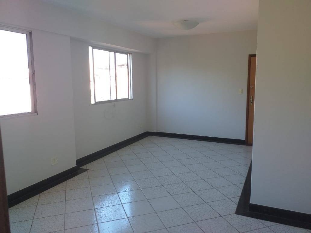 Apartamento à venda com 3 quartos, 140m² - Foto 1