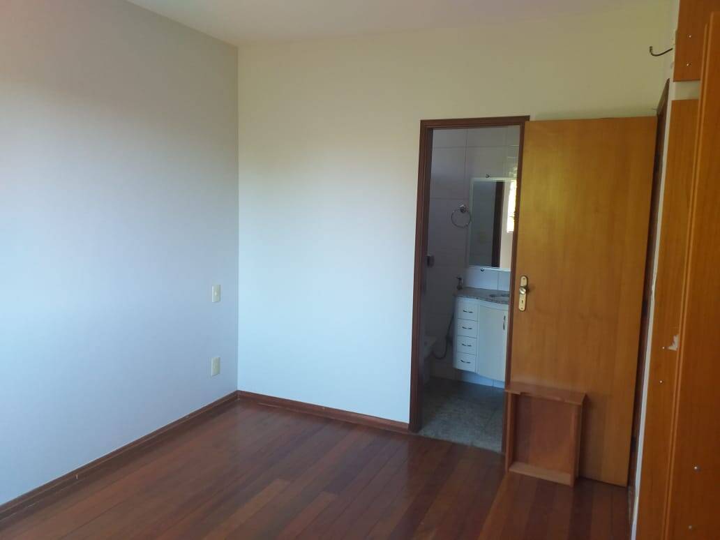 Apartamento à venda com 3 quartos, 140m² - Foto 6