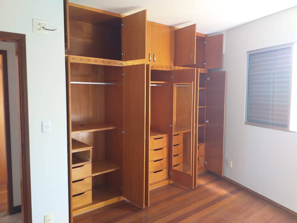 Apartamento à venda com 3 quartos, 140m² - Foto 10