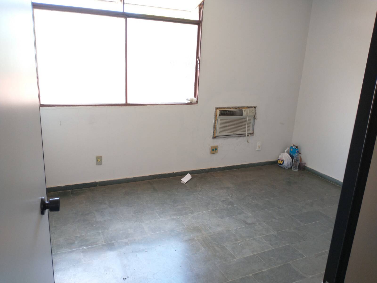 Prédio Inteiro para alugar, 30m² - Foto 2