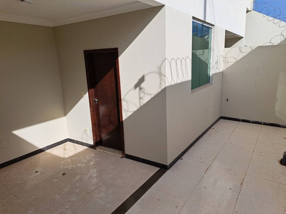 Casa para alugar com 3 quartos, 120m² - Foto 1