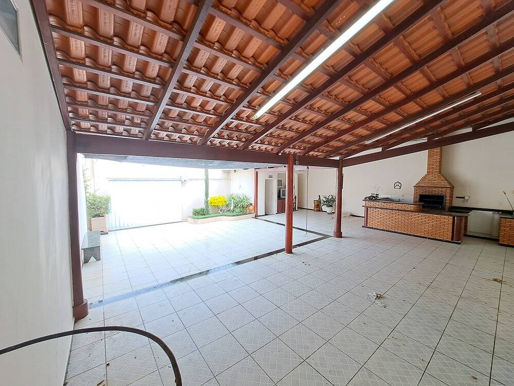 Apartamento à venda com 4 quartos, 200m² - Foto 1