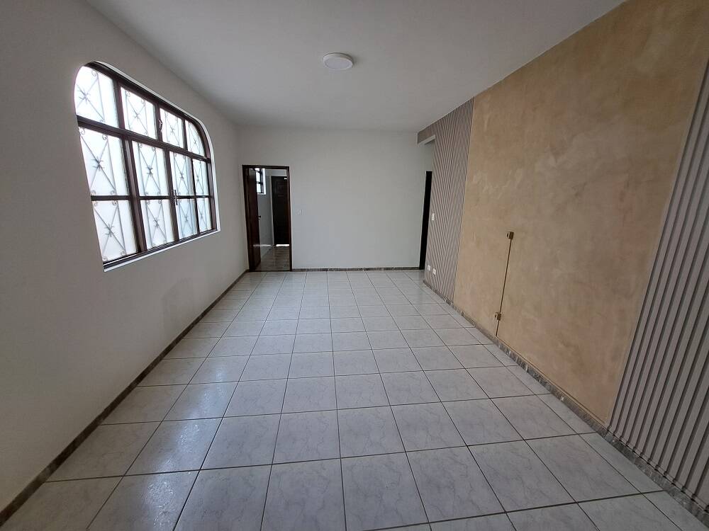 Casa para alugar com 3 quartos, 200m² - Foto 5