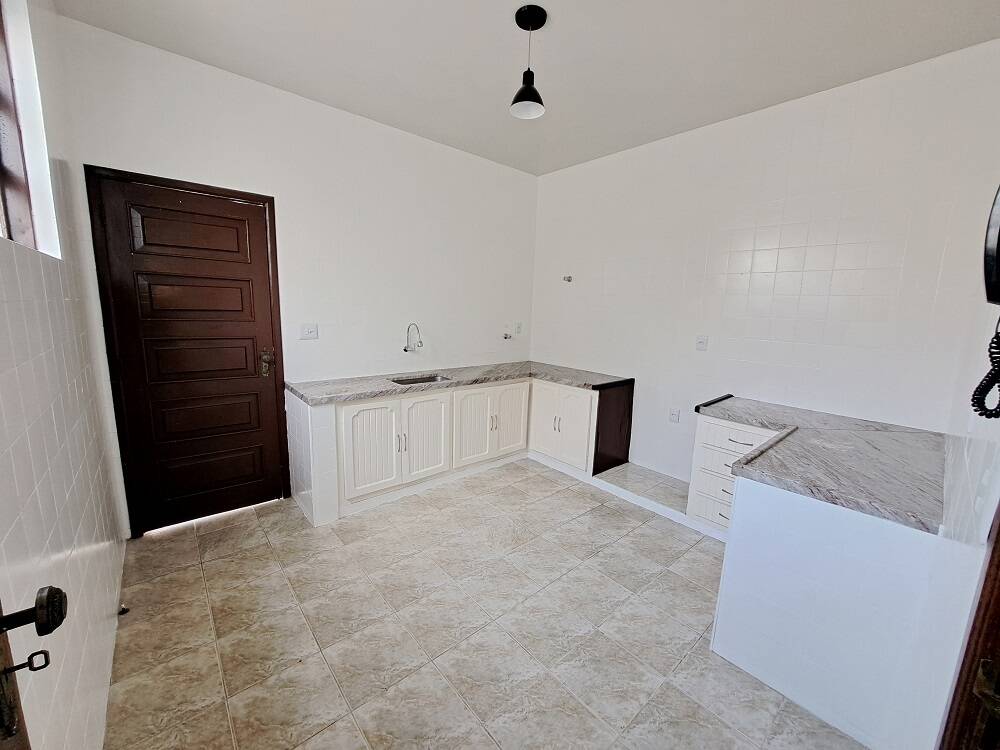 Casa para alugar com 3 quartos, 200m² - Foto 6