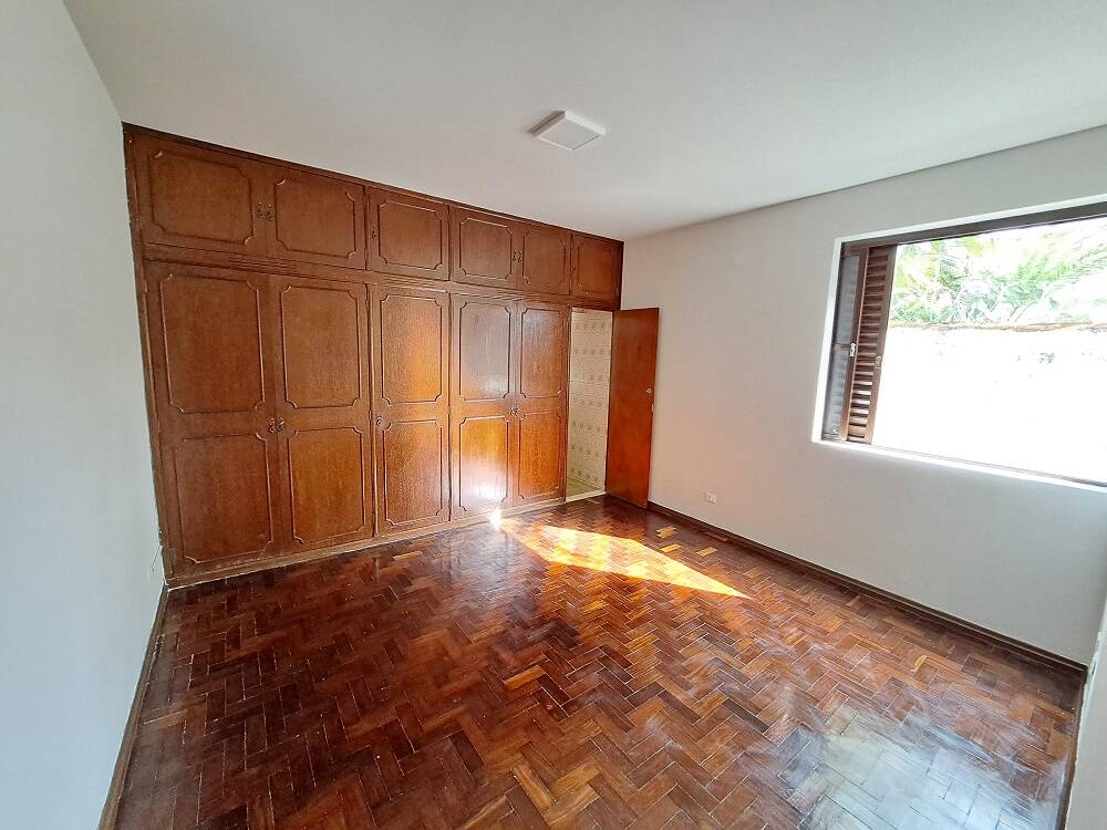 Casa para alugar com 3 quartos, 200m² - Foto 9