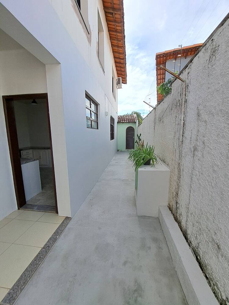 Casa para alugar com 3 quartos, 200m² - Foto 11