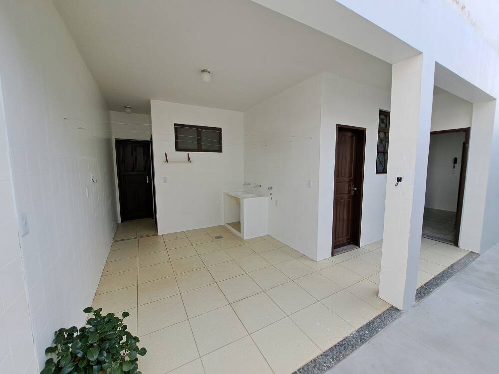 Casa para alugar com 3 quartos, 200m² - Foto 13